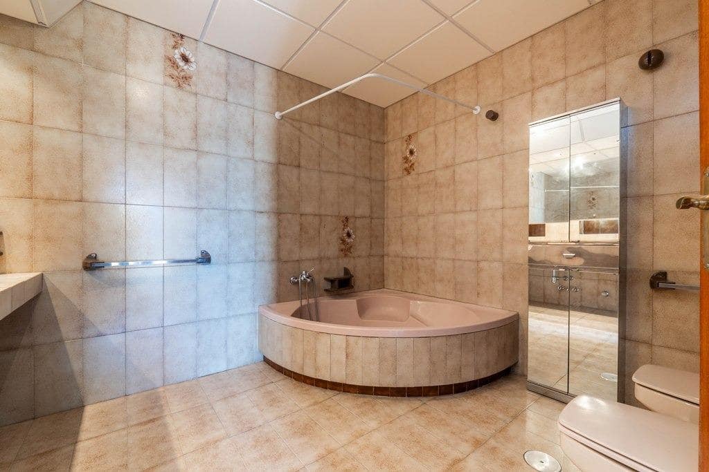 Piso de 1 habitación en Granada ciudad en venta con garaje - 305.000 € (Ref: 9799235)