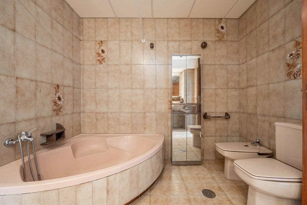 Piso de 1 habitación en Granada ciudad en venta con garaje - 305.000 € (Ref: 9799235)