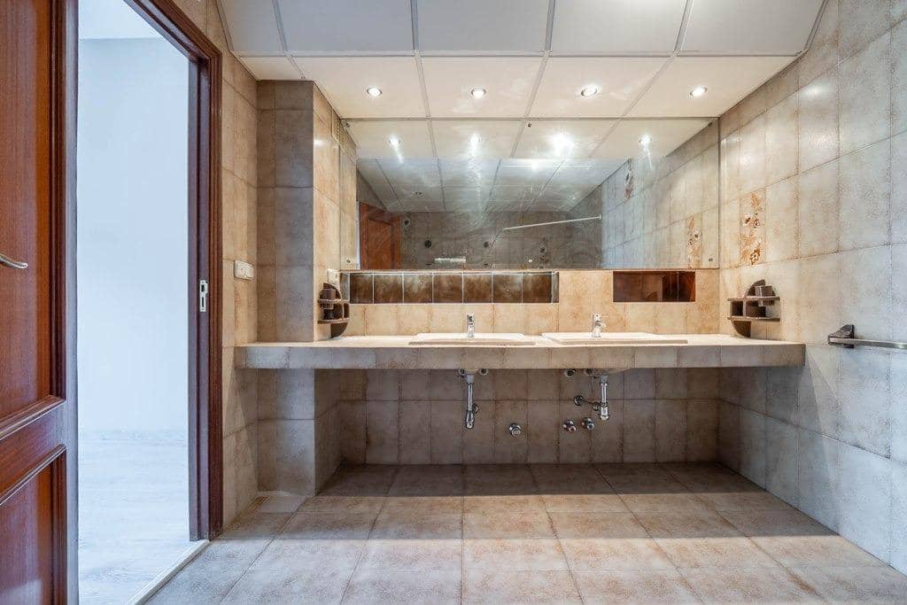 Piso de 1 habitación en Granada ciudad en venta con garaje - 305.000 € (Ref: 9799235)