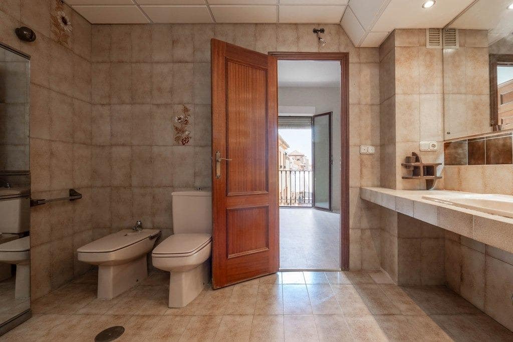 Piso de 1 habitación en Granada ciudad en venta con garaje - 305.000 € (Ref: 9799235)