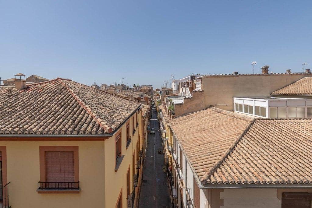 Piso de 1 habitación en Granada ciudad en venta con garaje - 305.000 € (Ref: 9799235)