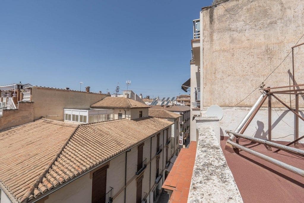 Piso de 1 habitación en Granada ciudad en venta con garaje - 305.000 € (Ref: 9799235)