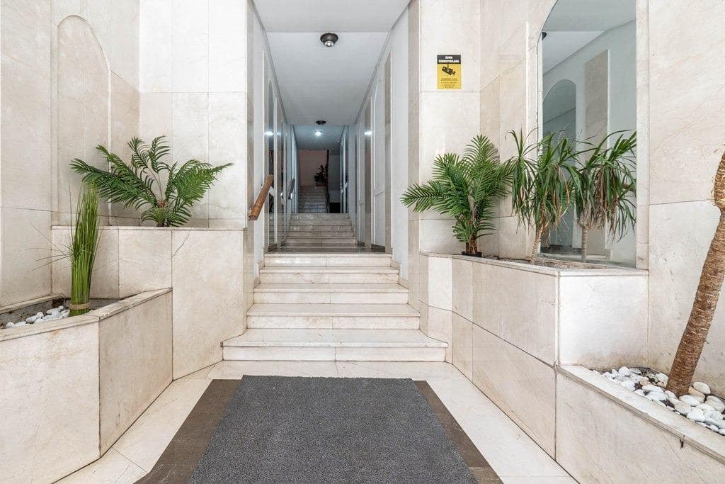 Piso de 1 habitación en Granada ciudad en venta con garaje - 305.000 € (Ref: 9799235)