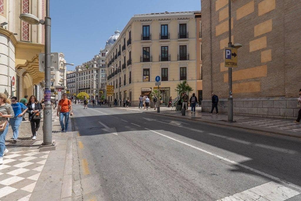 Piso de 1 habitación en Granada ciudad en venta con garaje - 305.000 € (Ref: 9799235)