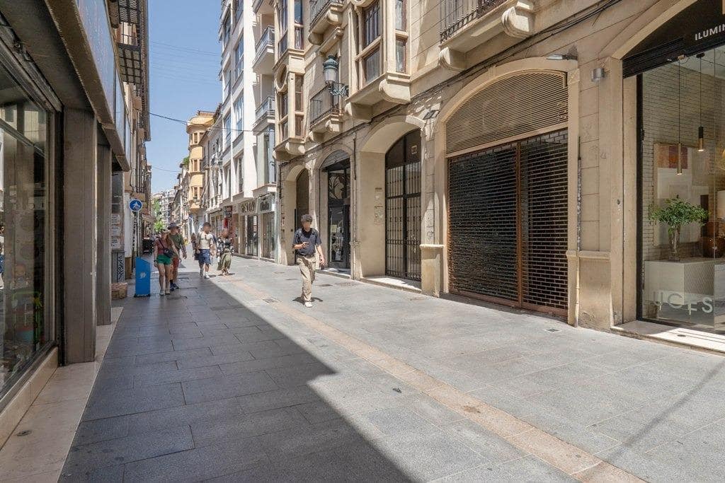 Piso de 1 habitación en Granada ciudad en venta con garaje - 305.000 € (Ref: 9799235)