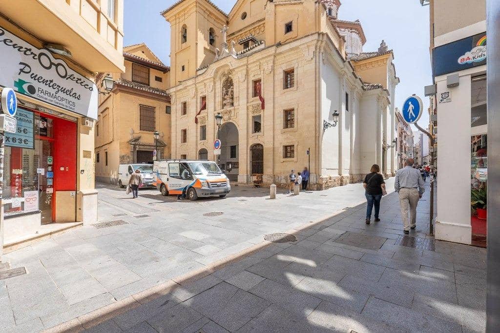 Piso de 1 habitación en Granada ciudad en venta con garaje - 305.000 € (Ref: 9799235)