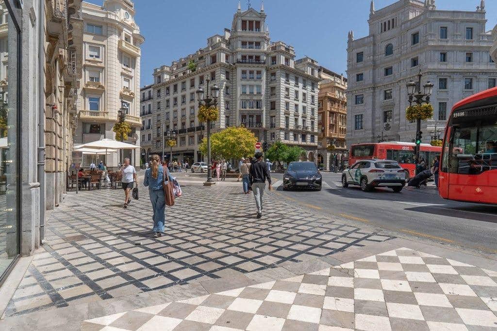 Piso de 1 habitación en Granada ciudad en venta con garaje - 305.000 € (Ref: 9799235)