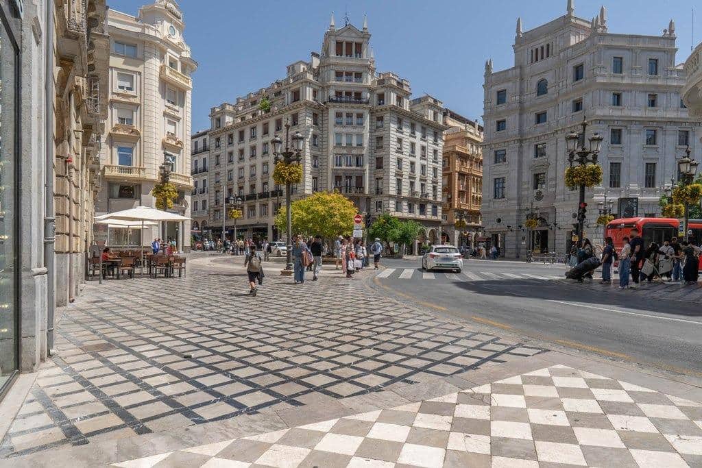 Piso de 1 habitación en Granada ciudad en venta con garaje - 305.000 € (Ref: 9799235)