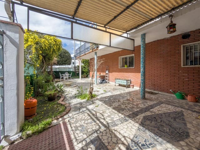 6 camera da letto Villetta Bifamiliare in vendita in Zaidin, Granada città con garage - 595.000 € (Rif: 9799236)