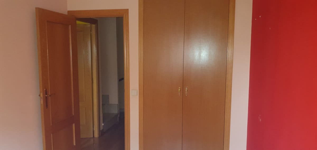 4 Zimmer Reihenhaus zu verkaufen in Santovenia de Pisuerga mit Garage - 199.000 € (Ref: 5365345)