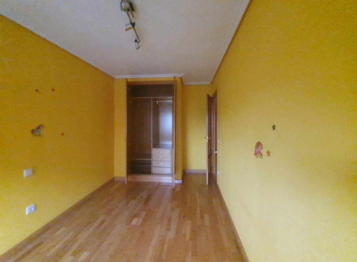 4 Zimmer Reihenhaus zu verkaufen in Santovenia de Pisuerga mit Garage - 199.000 € (Ref: 5365345)