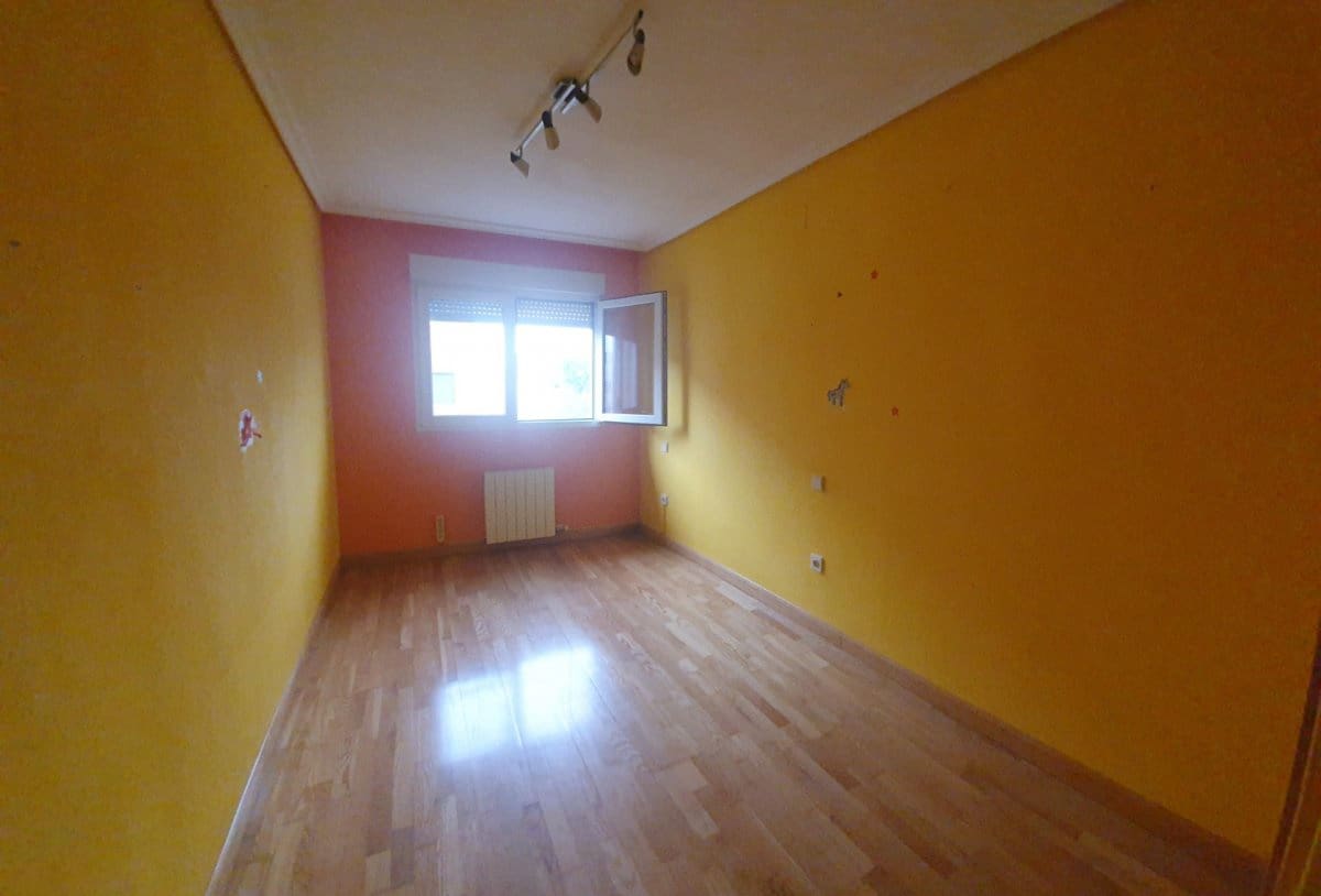 4 Zimmer Reihenhaus zu verkaufen in Santovenia de Pisuerga mit Garage - 199.000 € (Ref: 5365345)