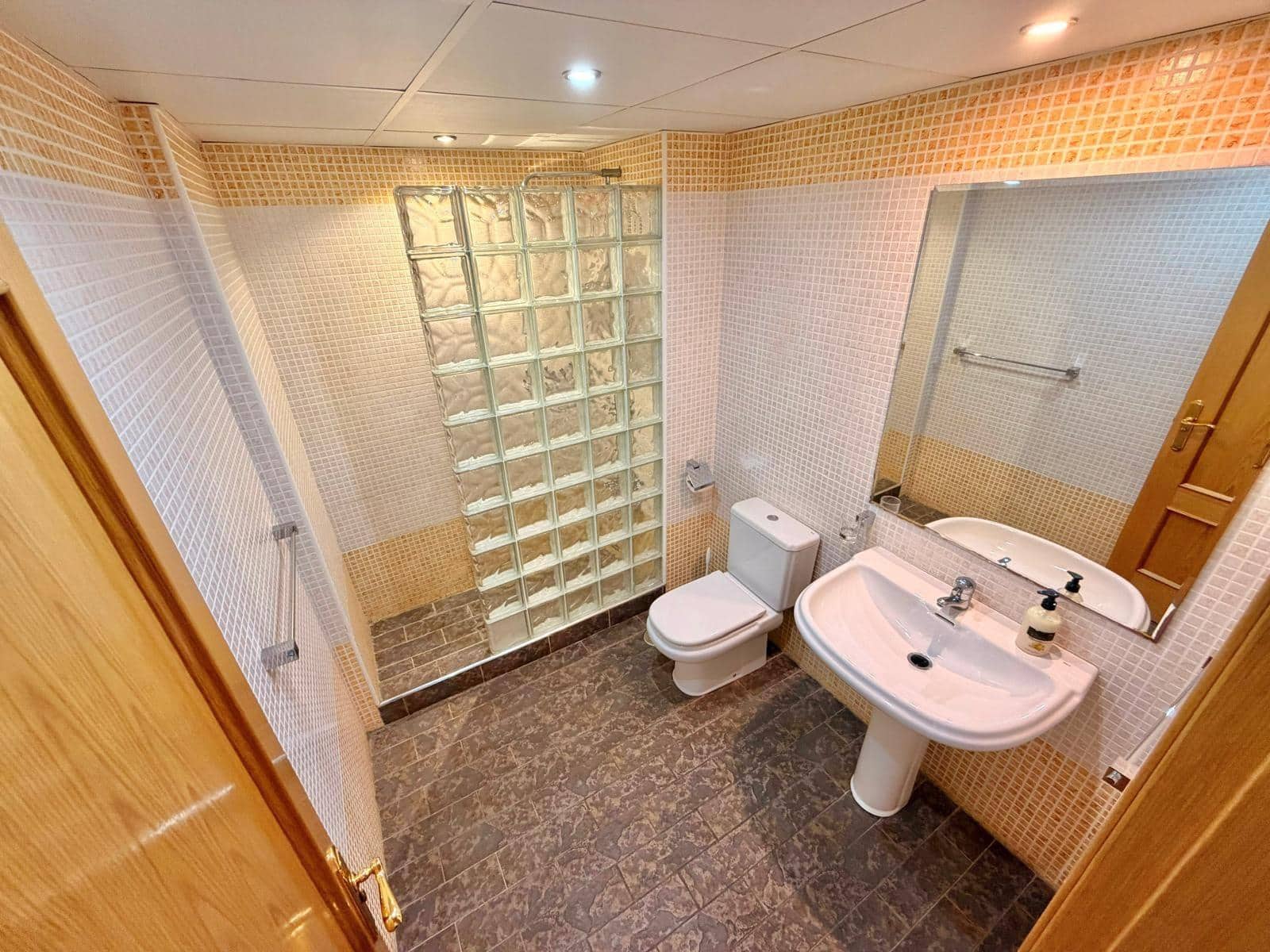 3 sypialnia Mieszkanie na sprzedaż w Torremolinos z basenem garażem - 458 000 € (Ref: 10005357)