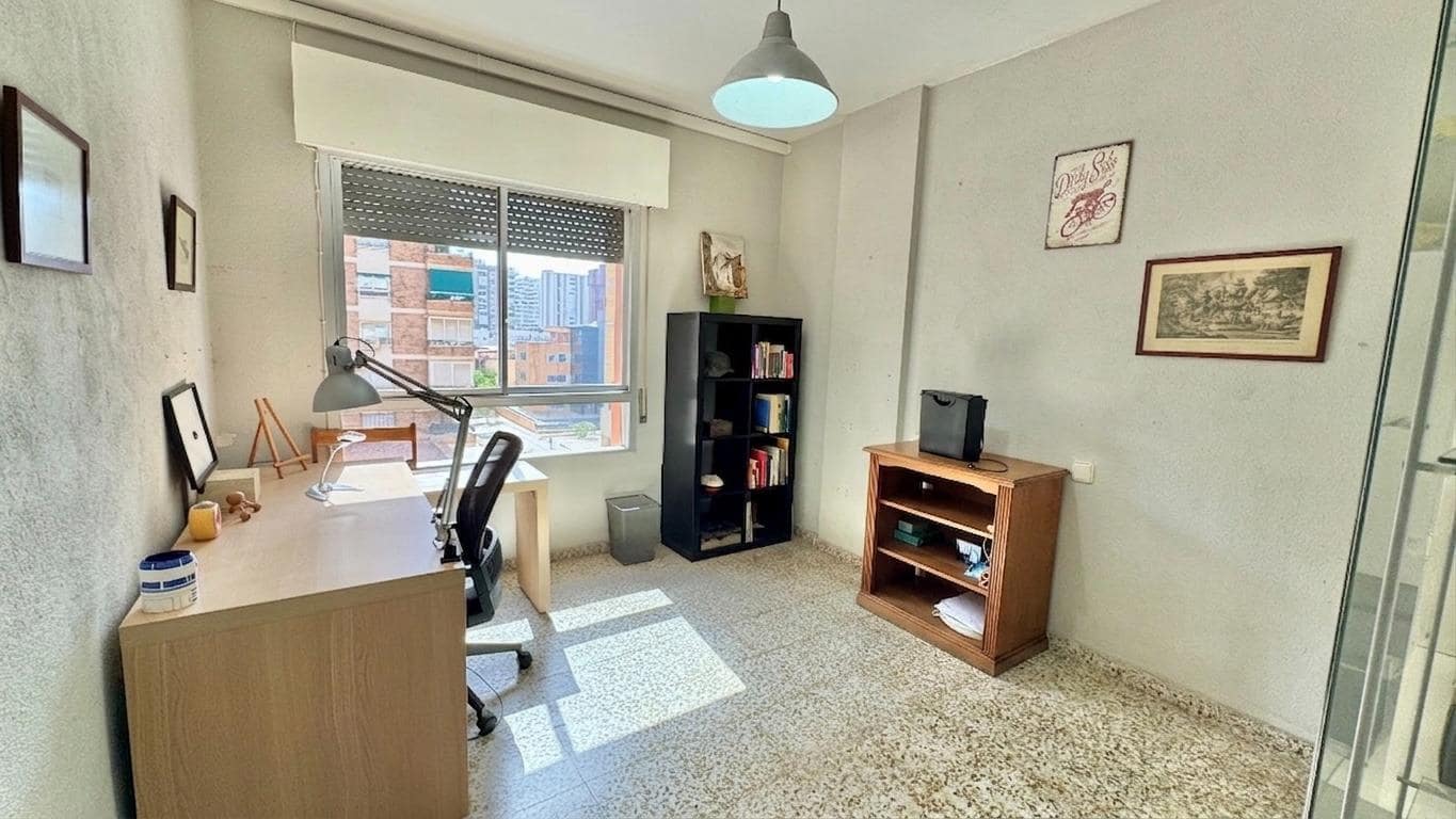 4 slaapkamer Flat te koop in Malaga stad met garage - € 660.000 (Ref: 10013111)