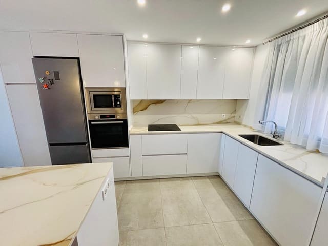 4 slaapkamer Penthouse te koop in Torrequebrada, Benalmádena met zwembad garage - € 599.000 (Ref: 10017652)