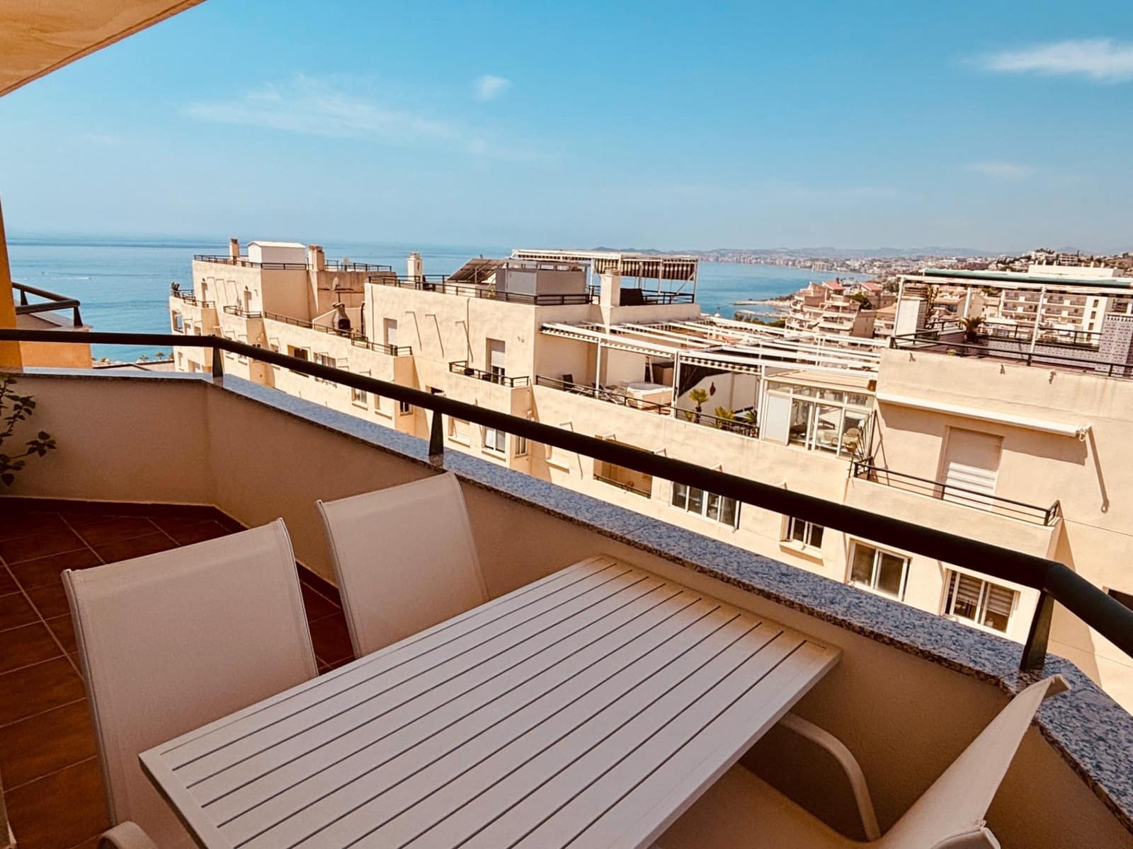 4 slaapkamer Penthouse te koop in Torrequebrada met zwembad garage - € 599.000 (Ref: 10017652)