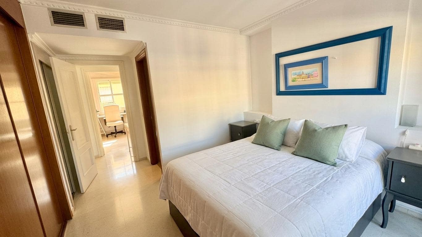 2 Zimmer Penthouse zu verkaufen in Malaga Stadt mit Pool Garage - 545.000 € (Ref: 10021095)
