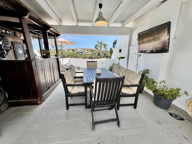 Adosado de 3 habitaciones en Nueva Torrequebrada, Benalmádena en venta con piscina garaje - 599.000 € (Ref: 10025907)