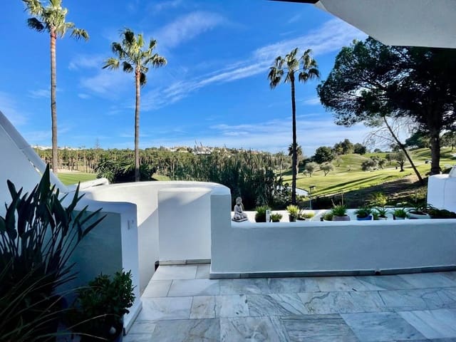 Adosado de 3 habitaciones en Nueva Torrequebrada, Benalmádena en venta con piscina garaje - 599.000 € (Ref: 10025907)
