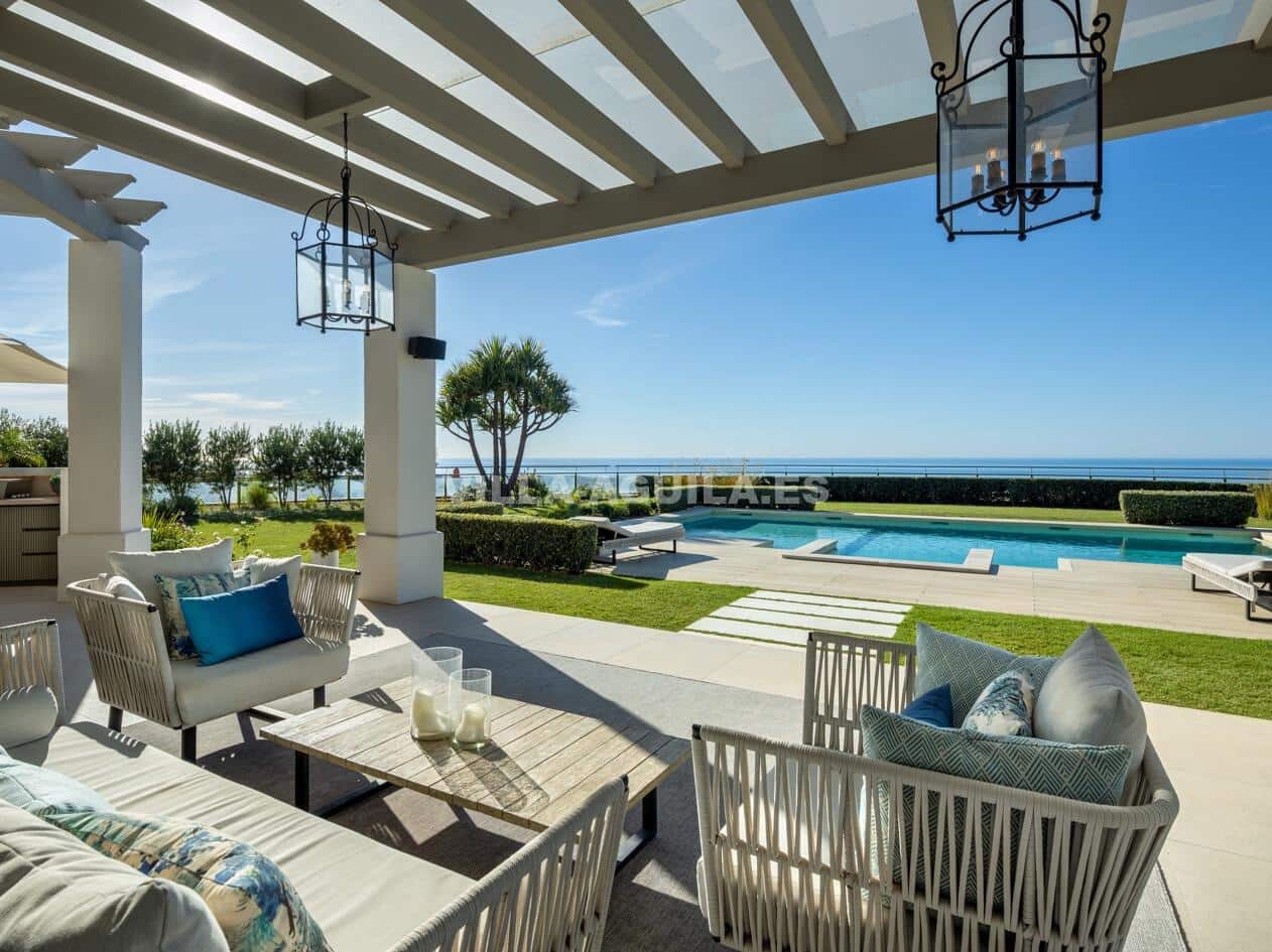 7 soverom Villa til salgs i La Quinta med svømmebasseng garasje - € 10 800 000 (Ref: 10030702)