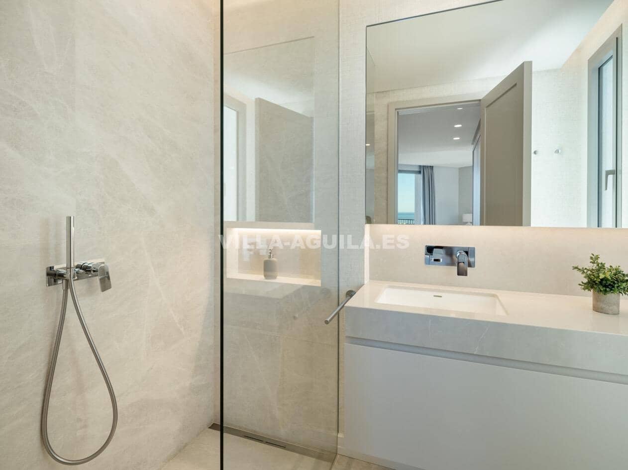 7 soverom Villa til salgs i La Quinta med svømmebasseng garasje - € 10 800 000 (Ref: 10030702)