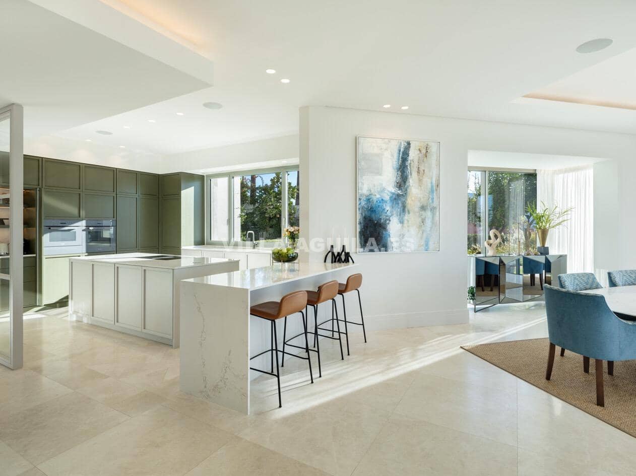 7 soverom Villa til salgs i La Quinta med svømmebasseng garasje - € 10 800 000 (Ref: 10030702)