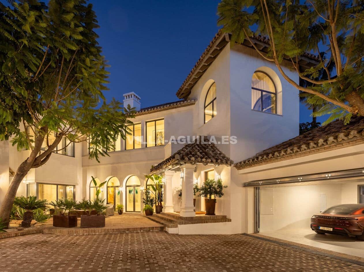 7 soverom Villa til salgs i La Quinta med svømmebasseng garasje - € 10 800 000 (Ref: 10030702)