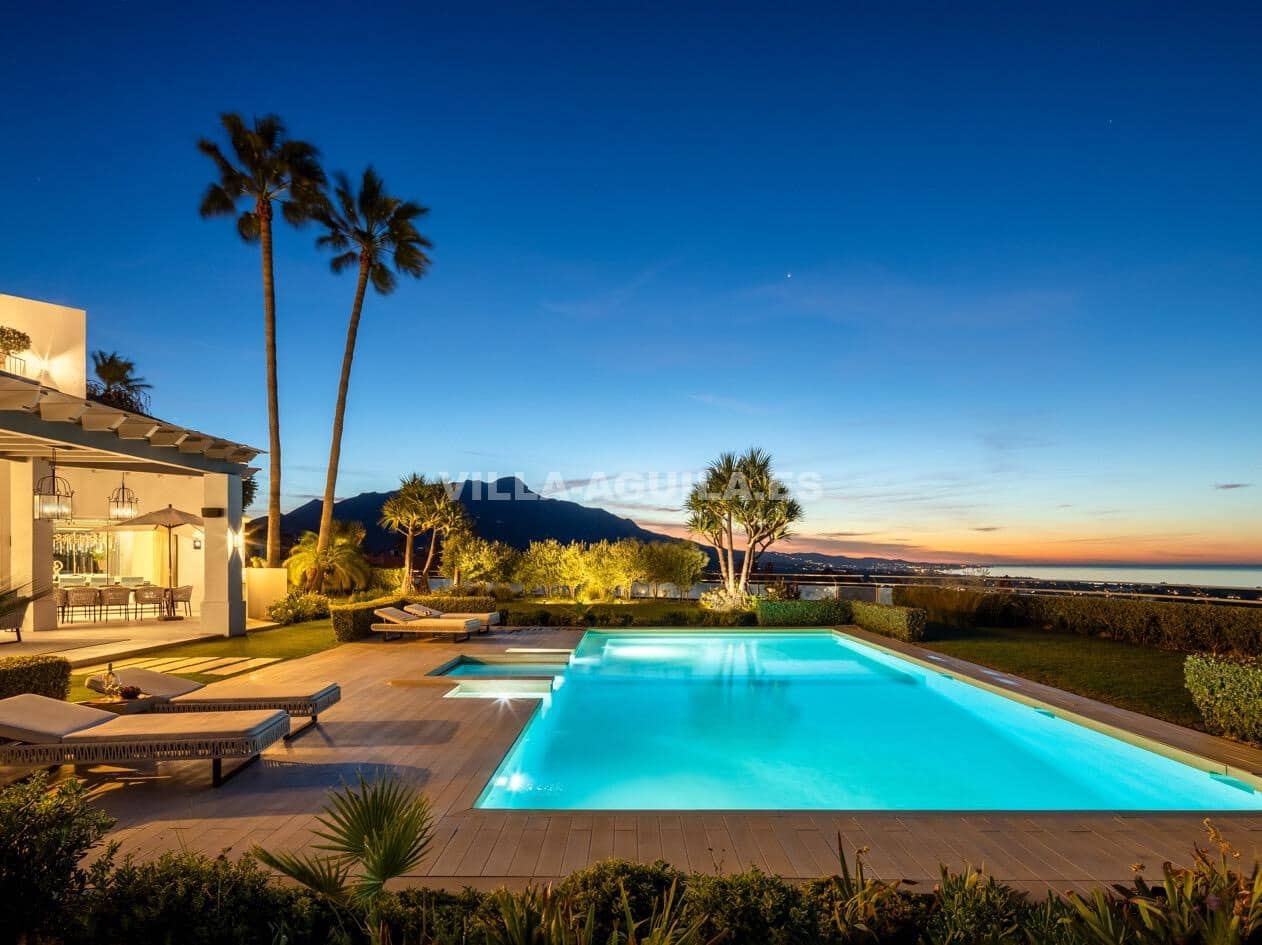 7 soverom Villa til salgs i La Quinta med svømmebasseng garasje - € 10 800 000 (Ref: 10030702)