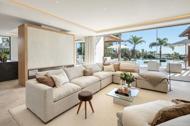6 bedroom Villa for sale in Marbella with pool garage - € 8,995,000 (Ref: 10033680)