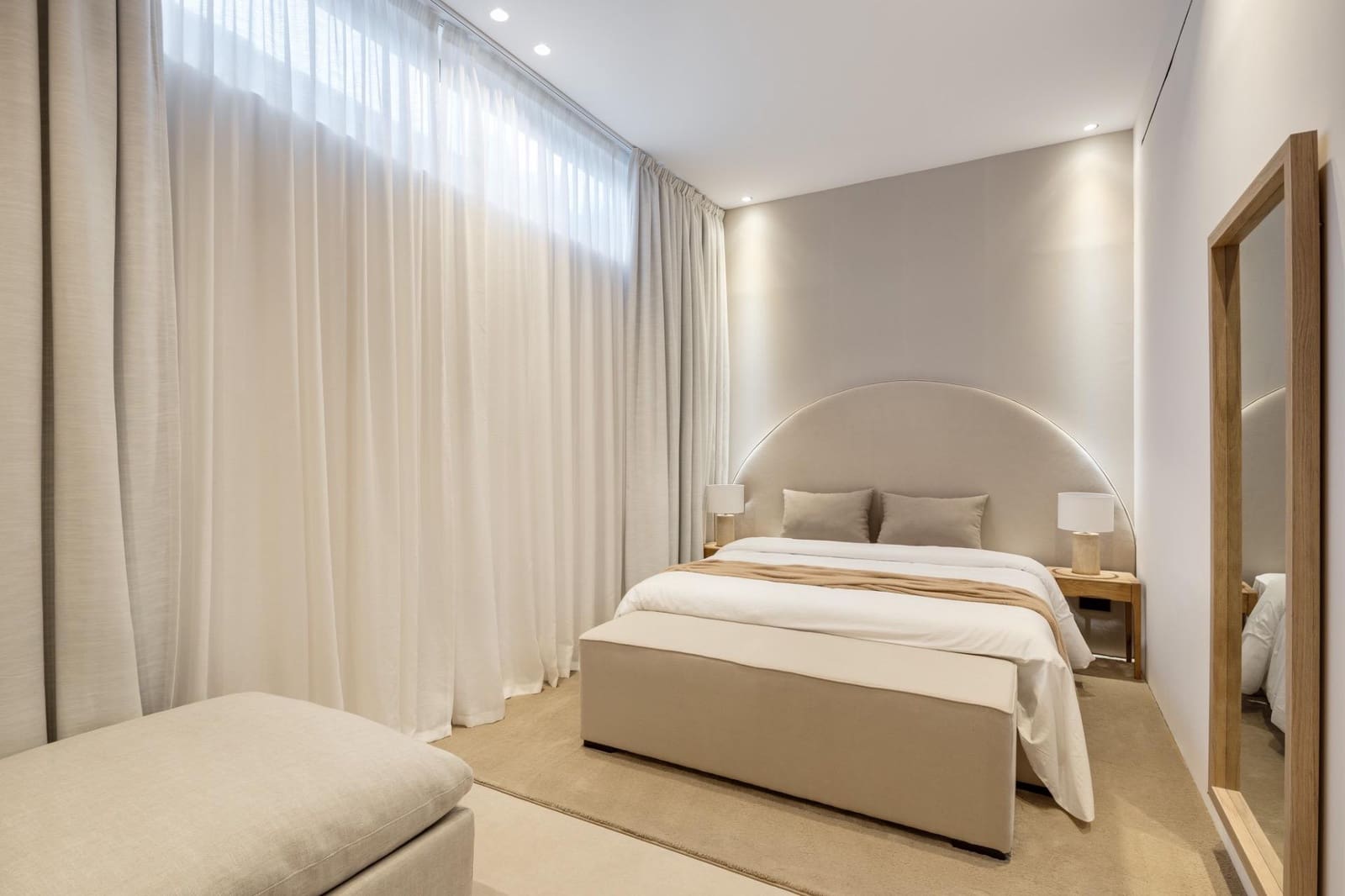 6 bedroom Villa for sale in Marbella with pool garage - € 8,995,000 (Ref: 10033680)