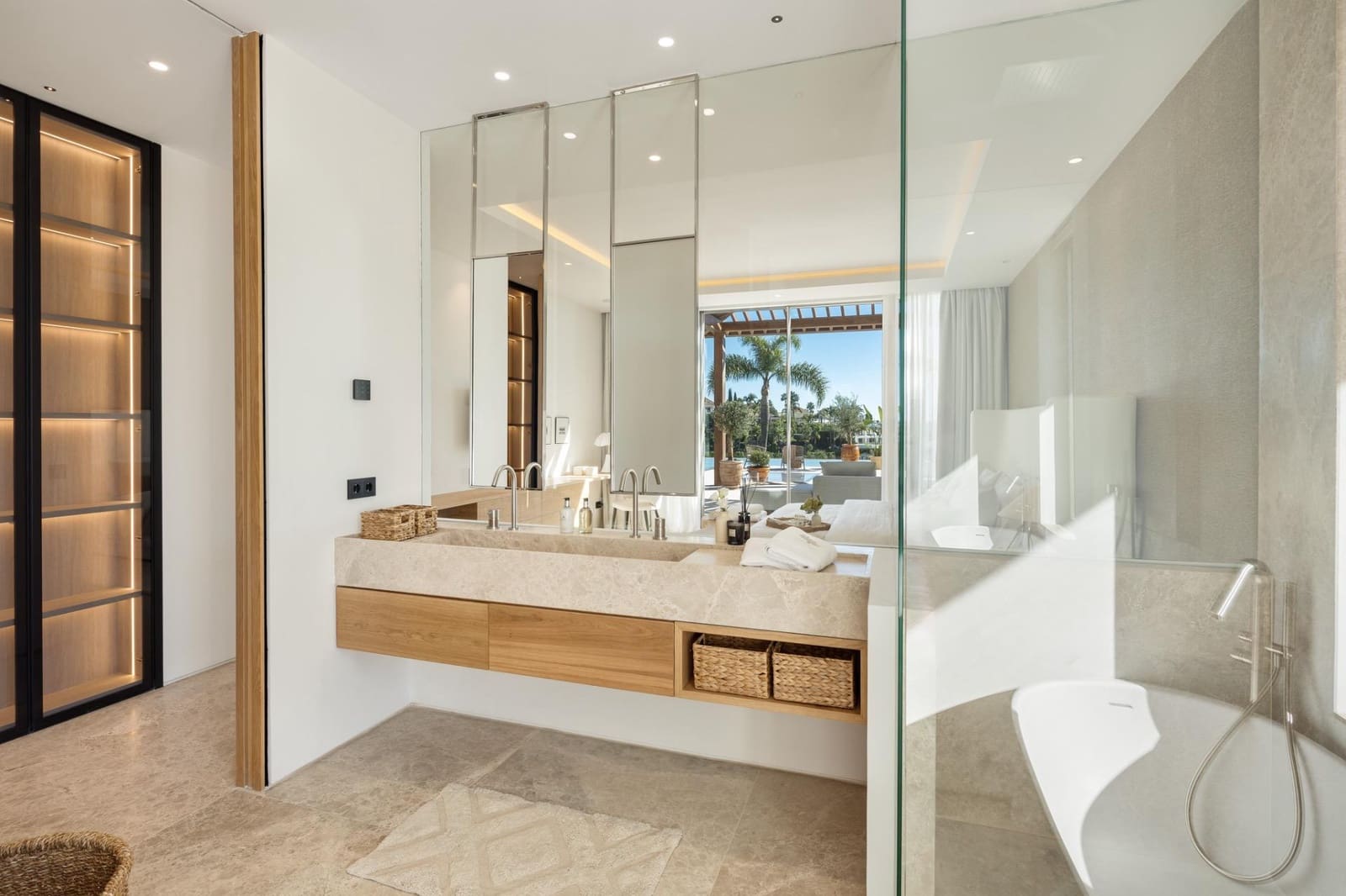 6 bedroom Villa for sale in Marbella with pool garage - € 8,995,000 (Ref: 10033680)
