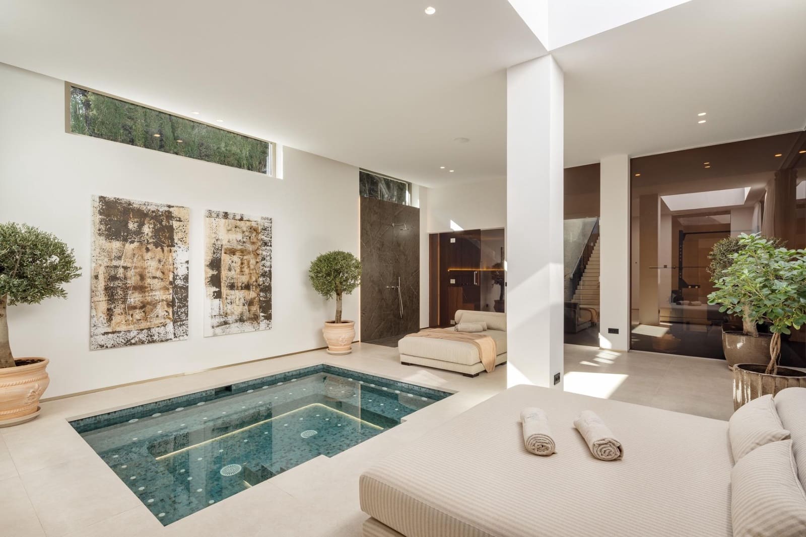 6 bedroom Villa for sale in Marbella with pool garage - € 8,995,000 (Ref: 10033680)