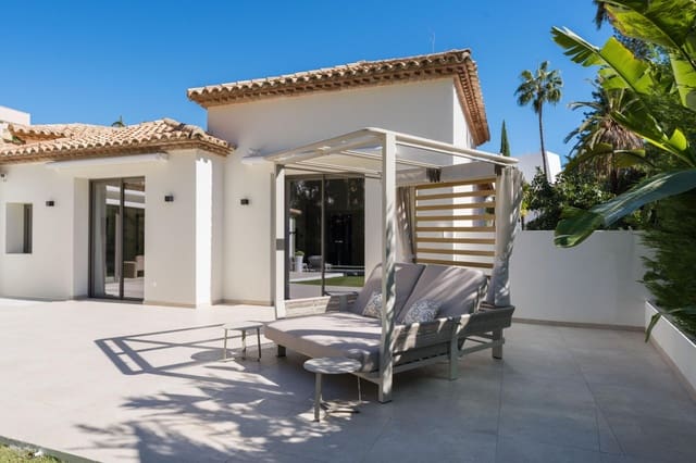Chalet de 5 habitaciones en Nueva Andalucia, Marbella en venta con piscina garaje - 4.600.000 € (Ref: 10033683)
