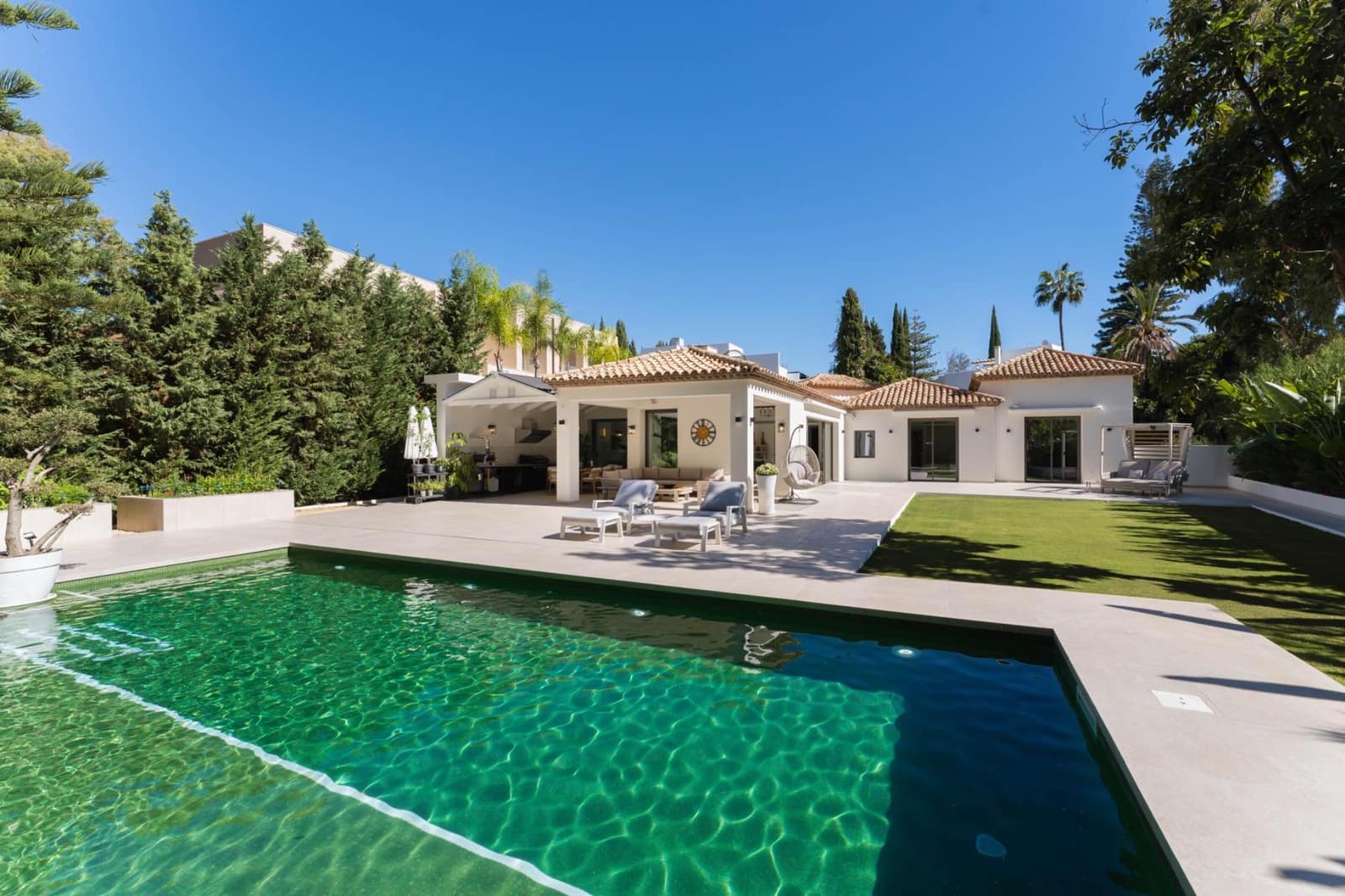 5 camera da letto Villa in vendita in Nueva Andalucia con piscina garage - 4.600.000 € (Rif: 10033683)