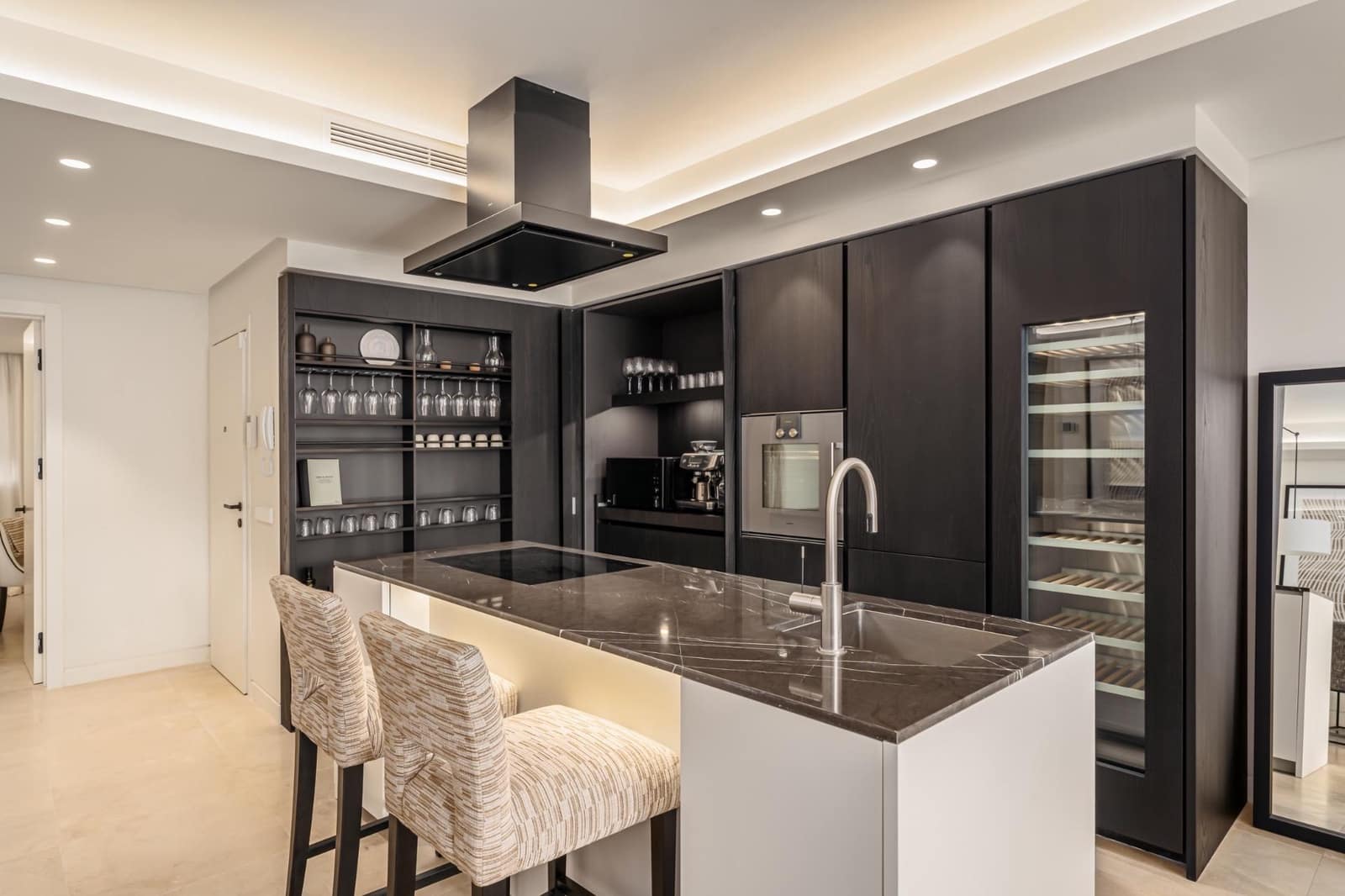 3 bedroom Apartment for sale in Marbella with pool garage - € 4,650,000 (Ref: 10033684)