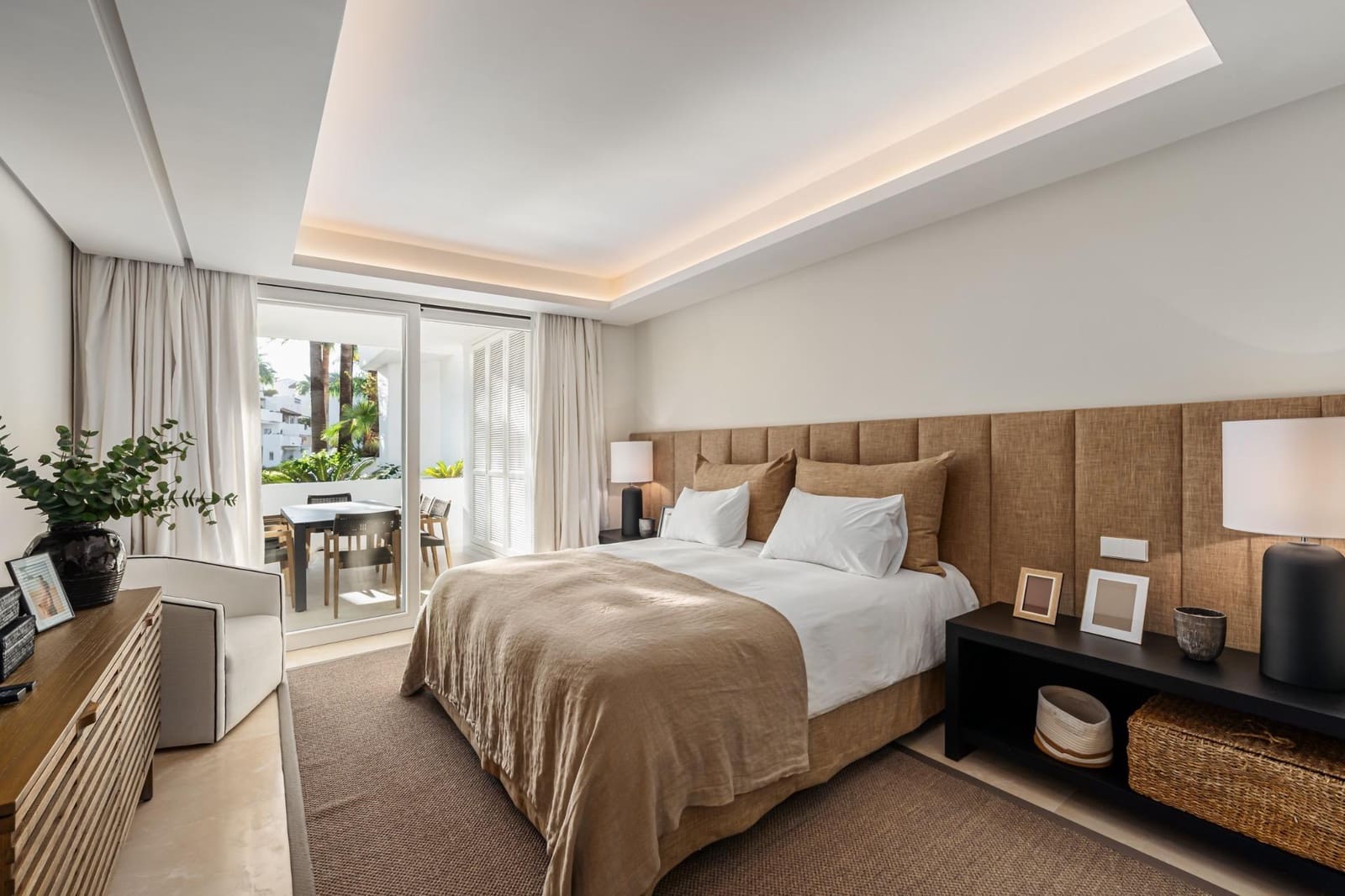 3 bedroom Apartment for sale in Marbella with pool garage - € 4,650,000 (Ref: 10033684)