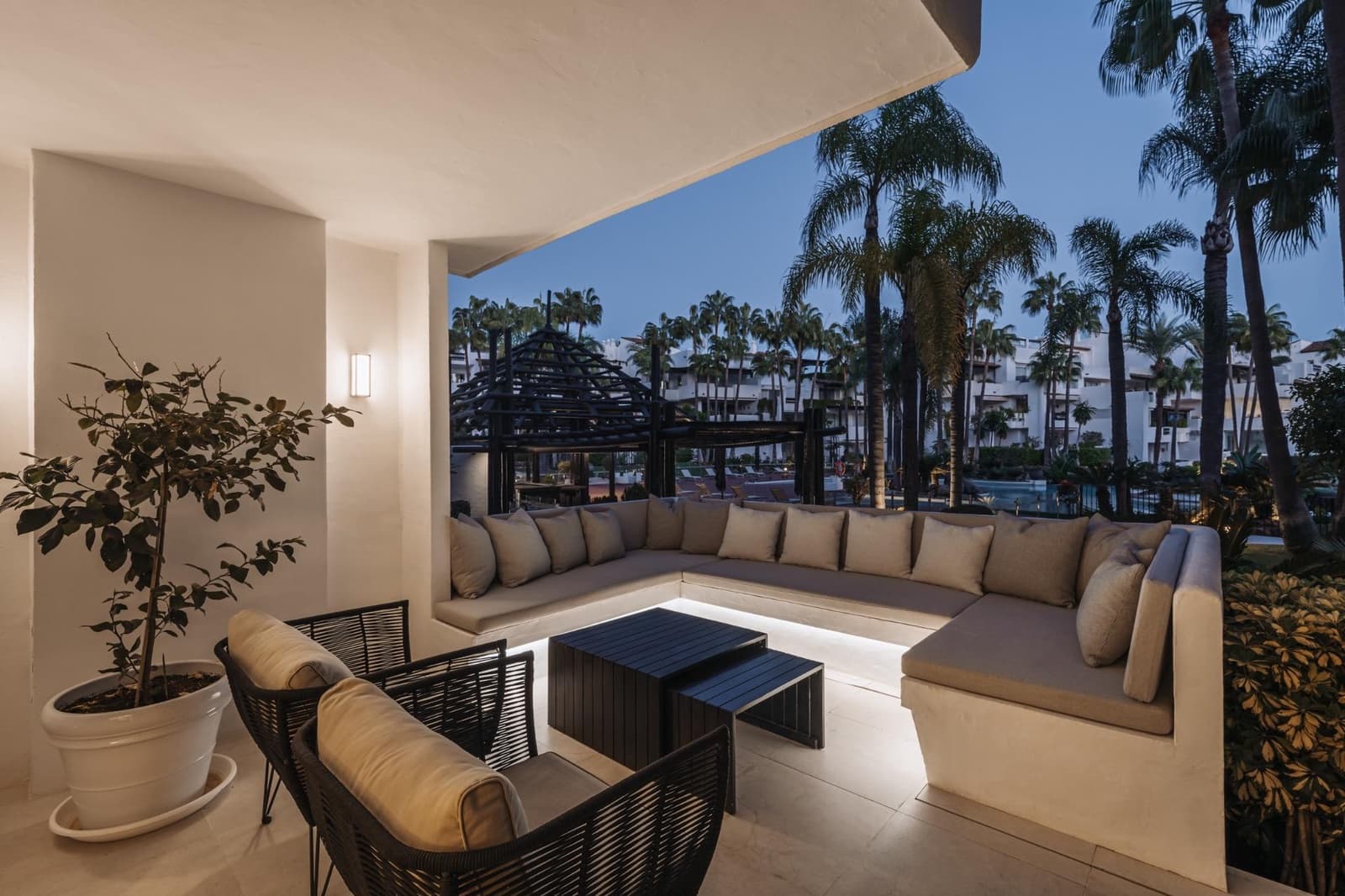 3 bedroom Apartment for sale in Marbella with pool garage - € 4,650,000 (Ref: 10033684)