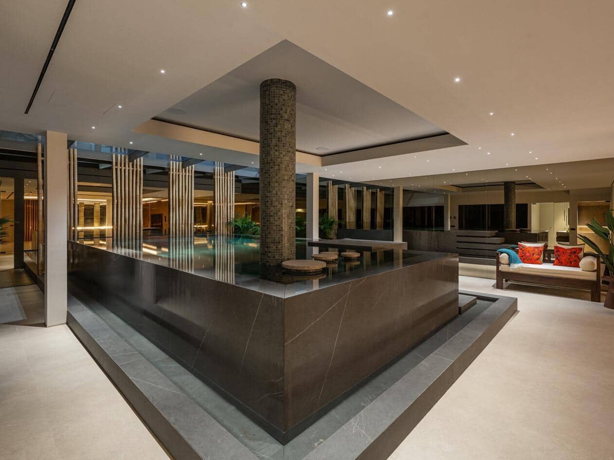 6 soveværelse Villa til salg i La Quinta med swimmingpool garage - € 6.995.000 (Ref: 10033686)