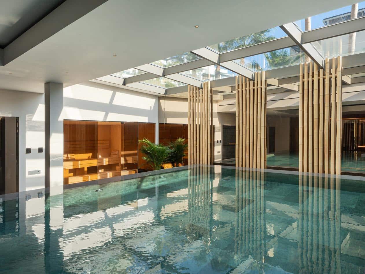 6 soveværelse Villa til salg i La Quinta med swimmingpool garage - € 6.995.000 (Ref: 10033686)
