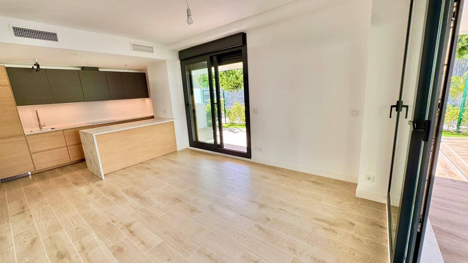 Appartement de 2 chambres à louer à Torremolinos avec piscine garage - 1 800 € (Ref: 10094923)