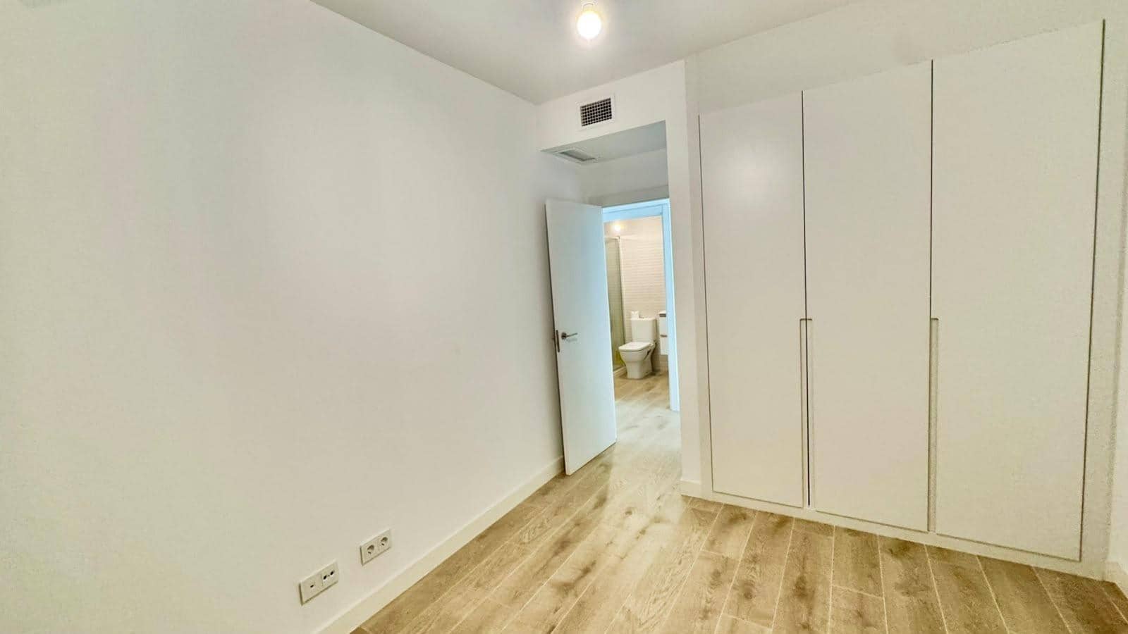 Appartement de 2 chambres à louer à Torremolinos avec piscine garage - 1 800 € (Ref: 10094923)