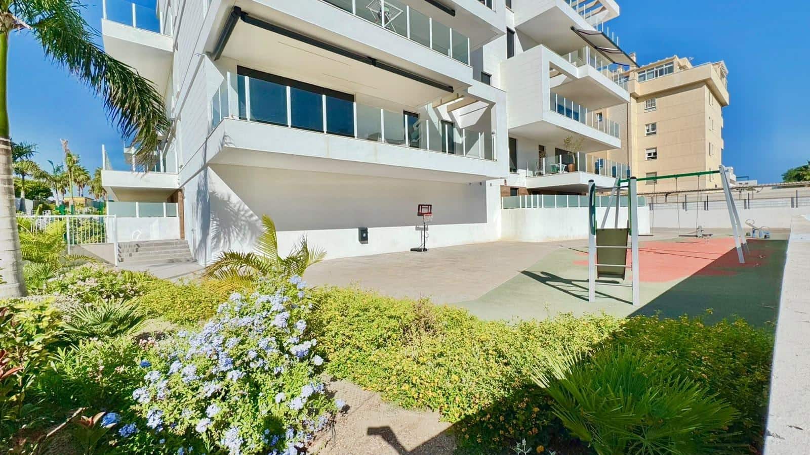 Appartement de 2 chambres à louer à Torremolinos avec piscine garage - 1 800 € (Ref: 10094923)