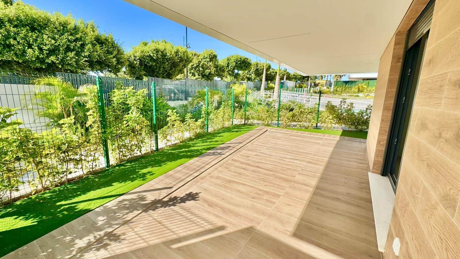 Appartement de 2 chambres à louer à Torremolinos avec piscine garage - 1 800 € (Ref: 10094923)