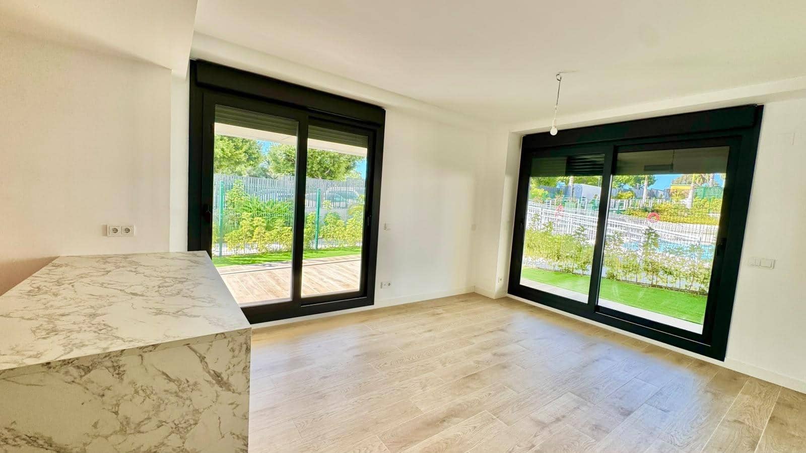 2 bedroom Apartment for rent in Torremolinos with pool garage - € 1,800 (Ref: 10094923)
