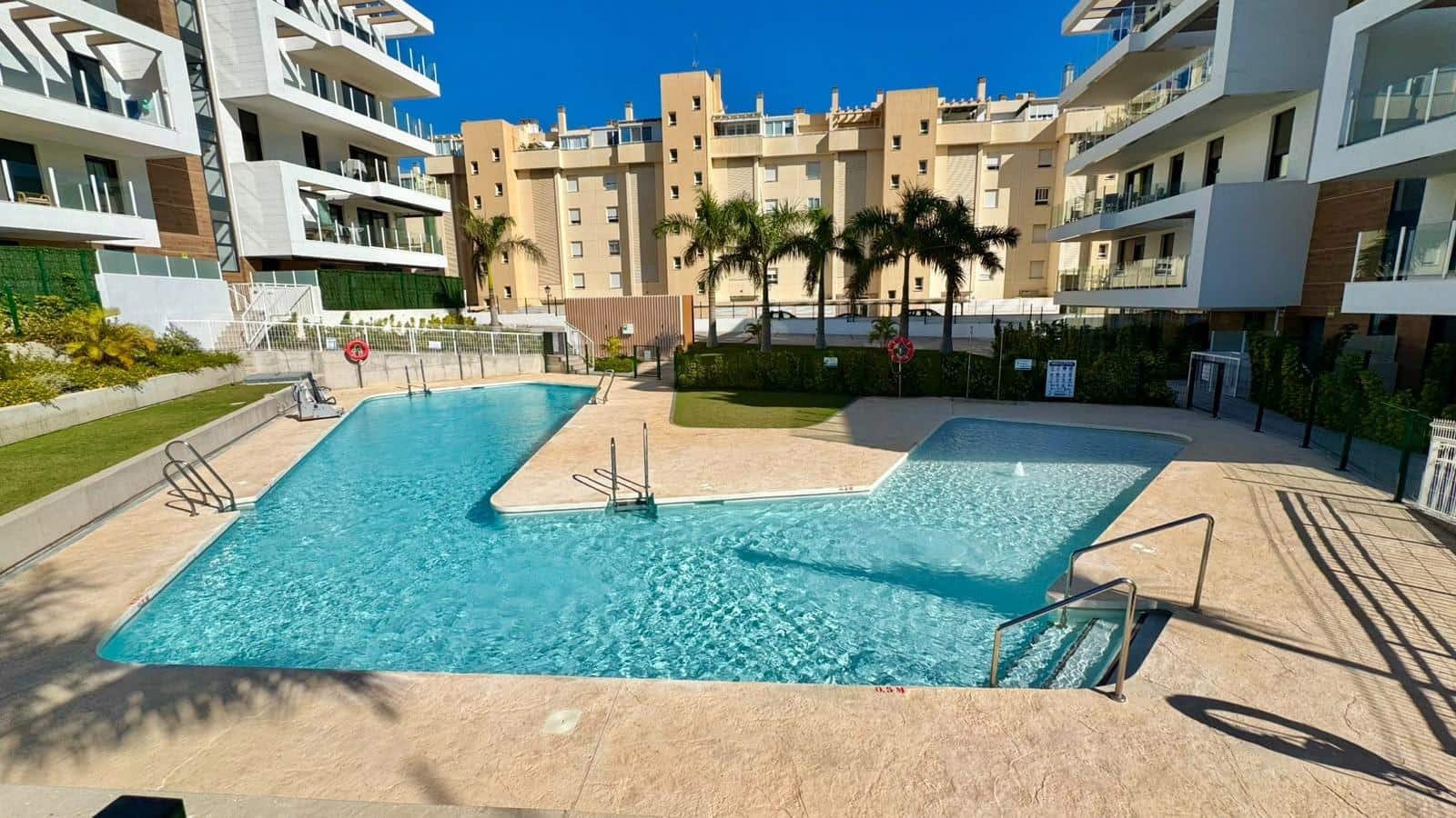 2 bedroom Apartment for rent in Torremolinos with pool garage - € 1,800 (Ref: 10094923)
