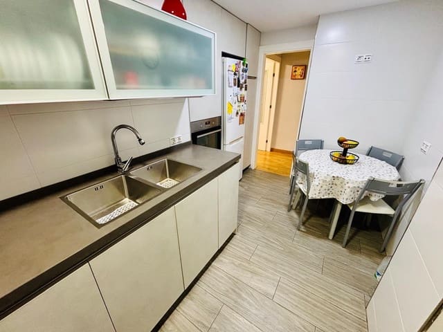 3 sovrum Lägenhet till salu i Carretera de Cadiz, Málaga stad med pool garage - 470 000 € (Ref: 10148942)