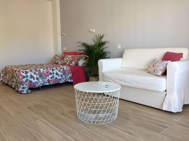 Studio til leje i Torremolinos - € 800 (Ref: 6587980)