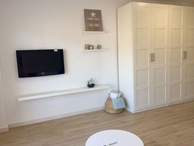 Studio til leje i Torremolinos - € 800 (Ref: 6587980)