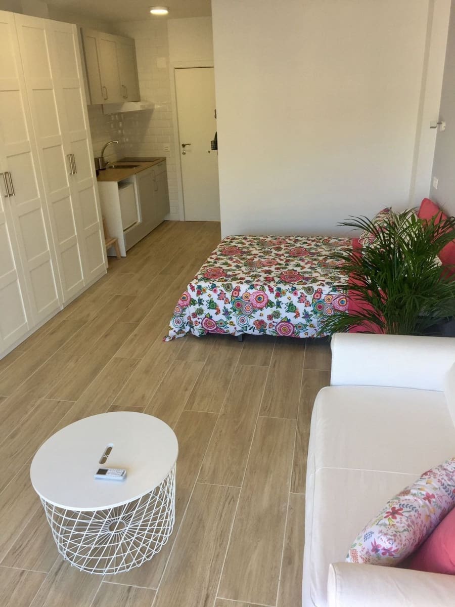 Studio til leje i Torremolinos - € 800 (Ref: 6587980)