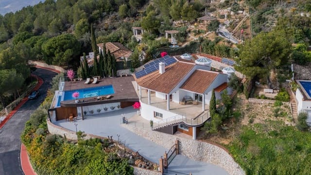 5 makuuhuone Huvila myytävänä paikassa Valtocado - La Alquería - La Atalaya, Mijas mukana uima-altaan 
autotalli - 1 900 000 € (Ref: 7903615)